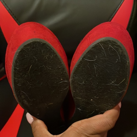 Red, suede heels! Perfect for Valentine’s Day - Picture 6 of 6